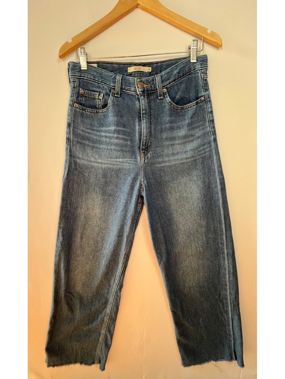 Levi’s High Loose Jeans Womens 28 High Rise Wide Leg Raw Hem Light Wash Denim